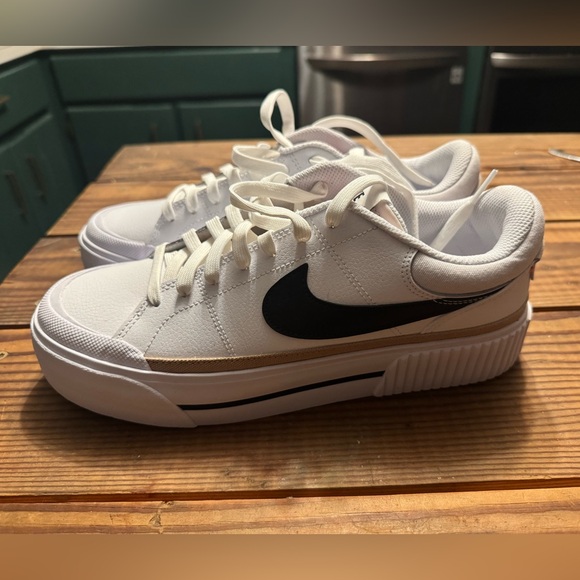 Nike Court Legacy Sneaker - Picture 1 of 4